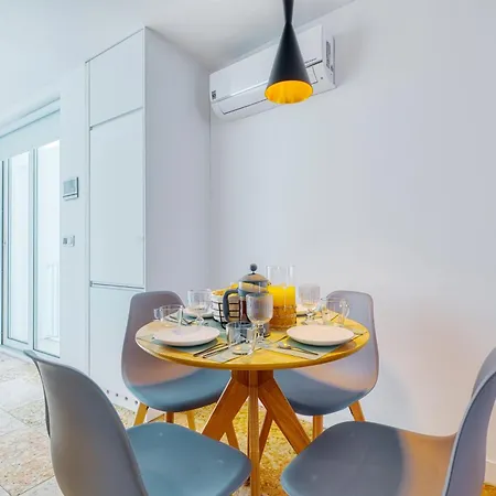 Apartment New! Modern & Chic Alfama Lisbon