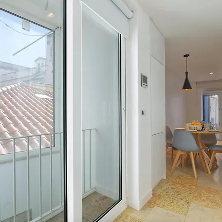 New! Modern & Chic Alfama Apartment *