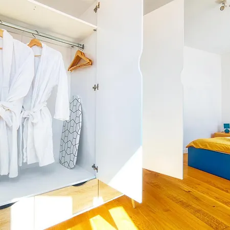 Apartment New! Modern & Chic Alfama Lisbon